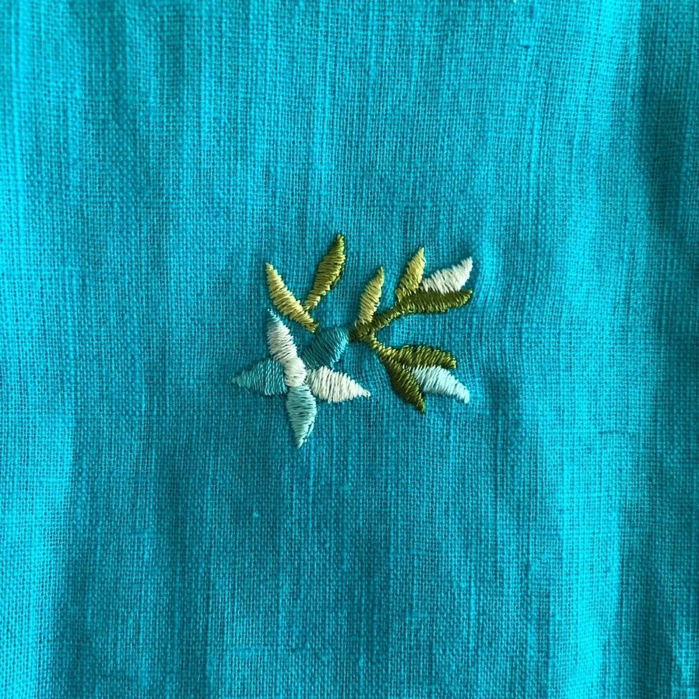 E Street Linen/Cotton Blend Button Front Embroidered Top Turquoise Size Large - Picture 6 of 10
